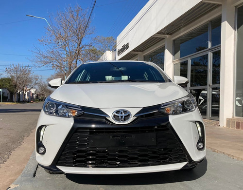 Imagen 2 de 15 de Toyota Yaris 5 Ptas 1.5 16v Vvt-i Xls Cvt 0km My2023