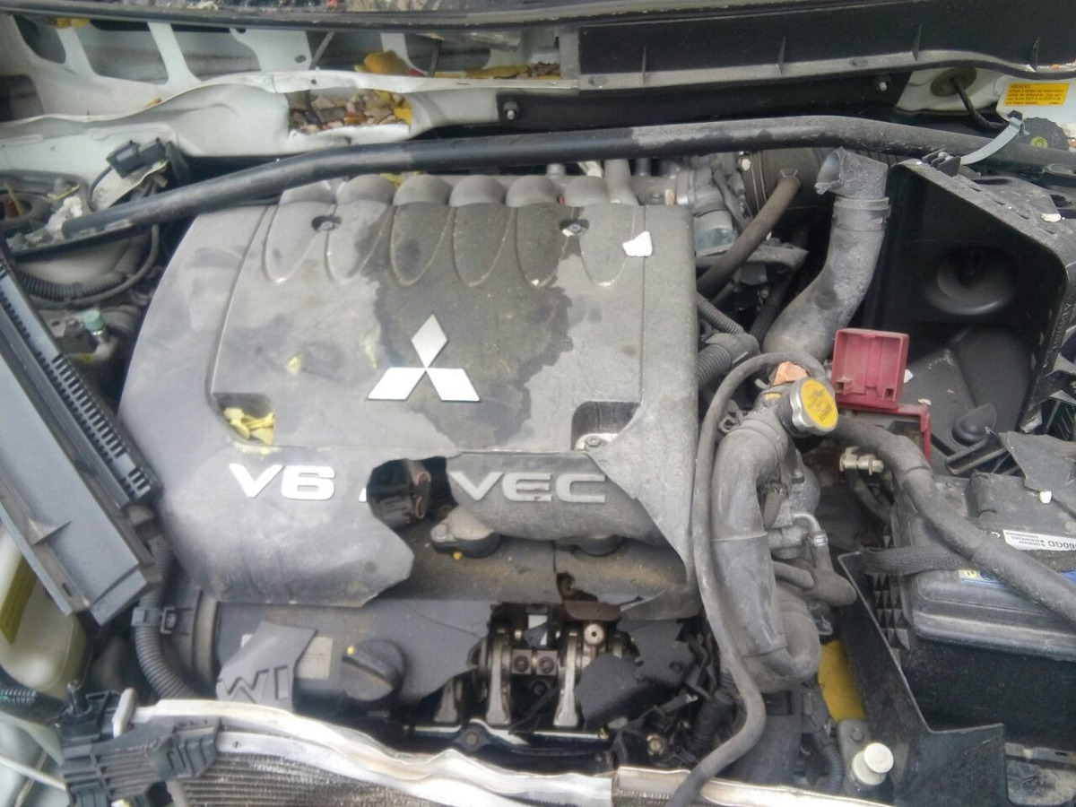 Sucata Mitsubishi Outlander 3.0 V6 2010/2011 Retirada