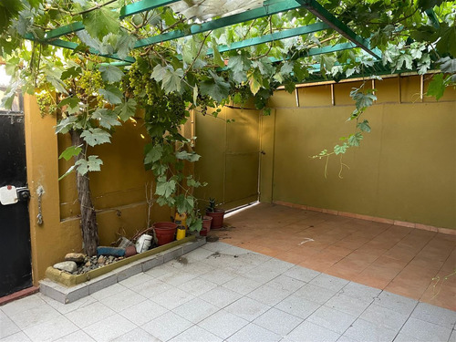 Se Vende Casa En Peñalolén 3d1b +1d1b Y 2 Estacionamiento