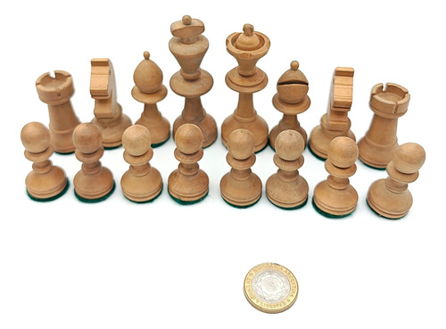 Juego Ajedrez Antiguo Piezas Y Tablero Madera (rey 9 Cm) (Usado)