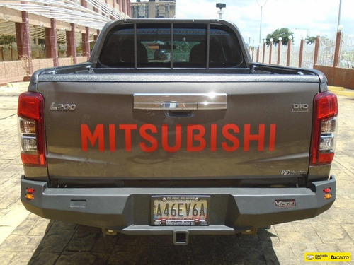 Imagen 5 de 15 de Mitsubishi L200 4x4 - Sincrónica