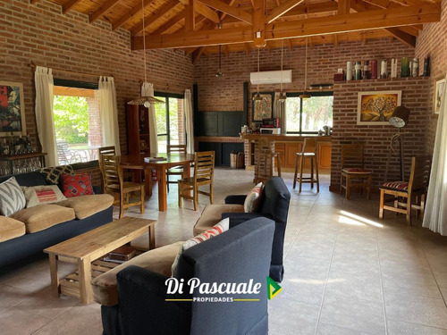 Imagen 15 de 26 de Chalet De Categoría Sobre 10.000 M2 - Chacras Los Robles De Carlos Keen