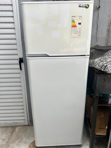 Heladera Con Freezer A280 280l Neba Color Blanco