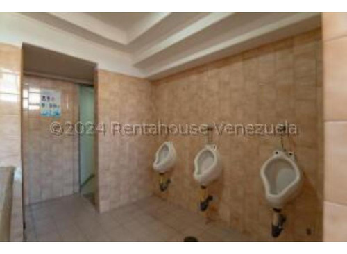 #24-17255 Excelente Edificio Industrial En La Trinidad