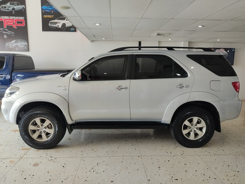 Imagen 5 de 12 de Toyota Fortuner Sr5