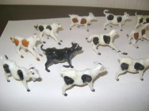 Antiguos Animalitos Tipo Eg Toys 8 Vacas 4 Terneros Razas 2 (Usado)