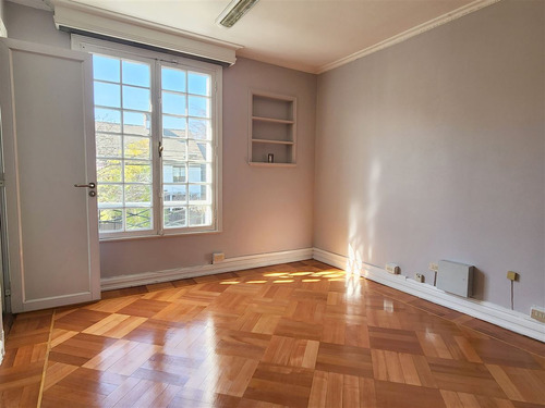 Casa En Venta De 4 Dorm. En Las Condes / El Golf