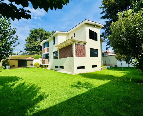 Casa En La Virgen En Metpec Dentro De Residencial Con Amplio Jardin