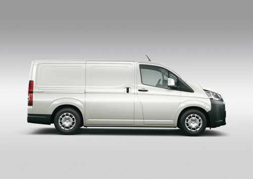 Toyota Hiace Furgon L1h1 2.8 Tdi 6at 3a 4p 2021