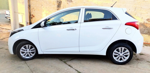 Imagem 5 de 12 de Hyundai Hb20 2017 1.0 Comfort Flex 5p