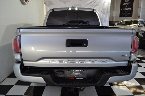Imagen 4 de 14 de Toyota Tacoma 4x4 Trd Sport 2021