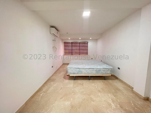 Casa Townhouse En Venta De 4 Niveles En Cantarrana Cocina Empotrada Piso De Mármol Parrillera Seguridad Nela 24-8827