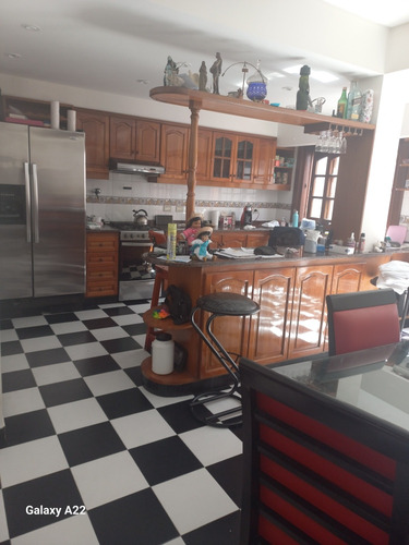 Barrio Naon(mataderos), Casa 4 Amb. 2 Ptas. 220m2. Visitas A Partir 26/05!!