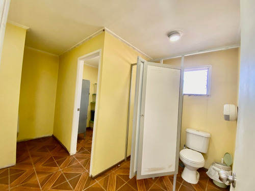 Amplio Sitio Esquina Gran Construcción Adaptable Negocio
