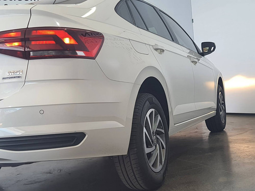 Imagem 5 de 10 de Volkswagen Virtus 1.6 Msi Sense Total Flex Automático