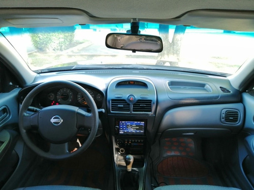 Imagen 8 de 11 de Nissan Almera Manual