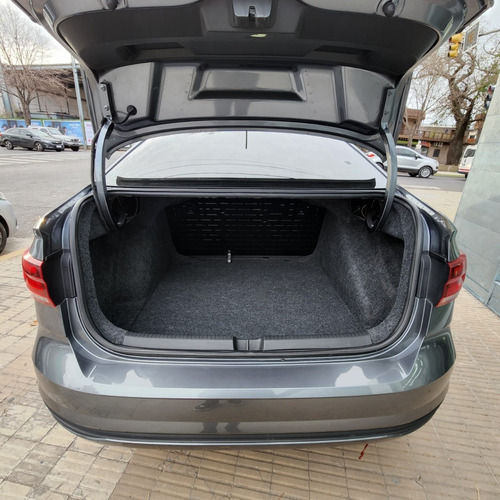 Imagen 8 de 15 de Volkswagen Virtus Trendline 1.6 Msi Año 2020 Prost Rosario