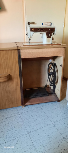 Máquina De Coser Automática Singer Para Principiantes Beige (Usado)