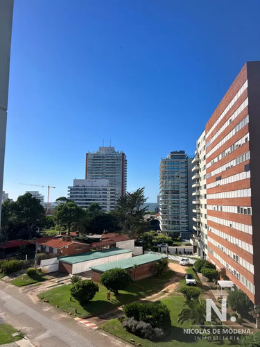 Apartamento En Venta, 2 Dormitorios En Aidy Grill, Punta Del Este