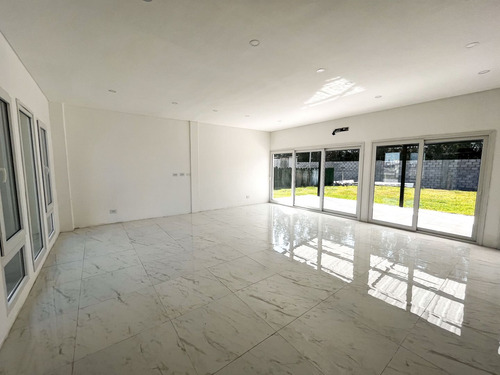 Venta De Casa En Lagos De Canning