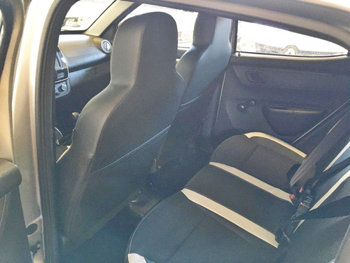 Imagem 3 de 7 de Renault Kwid 1.0 Intense 12v