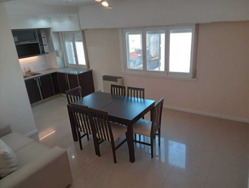 Venta Departamento 2 Ambientes Al Frente. Zona Puerto