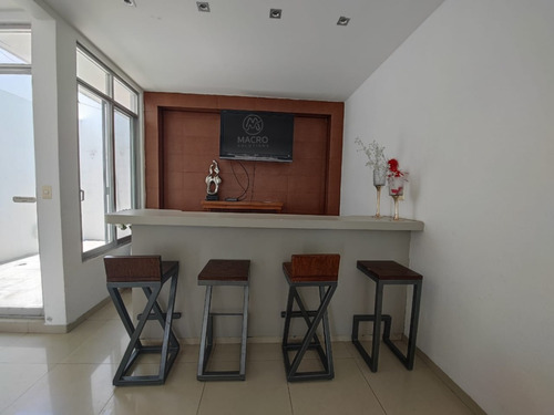 Casa En Venta En Col. Plan De Ayala Con Gran Alberca Y Jardín.