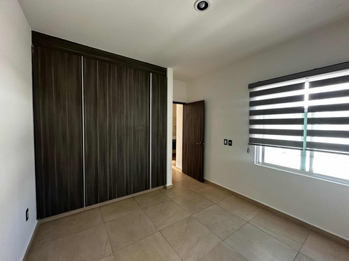 Venta Céntrica Con 5 R Y 4 B Roof Garden Y Alberca