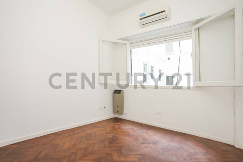 Venta Departamento 3 Ambientes En Destacada Zona De Palermo A 1 Cuadra Del Shopping Alto Palermo.