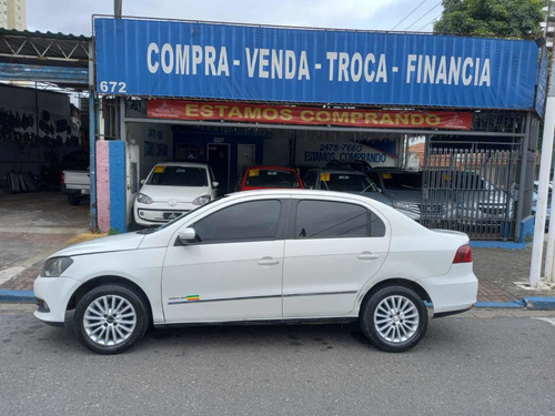 Imagem 4 de 7 de Volkswagen Voyage 2015 1.6 Msi Highline Total Flex 4p