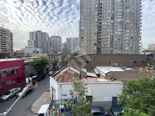 Departamento En Venta De 1 Dorm. En Santiago