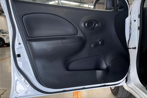 Nissan March 1.6 Sense At