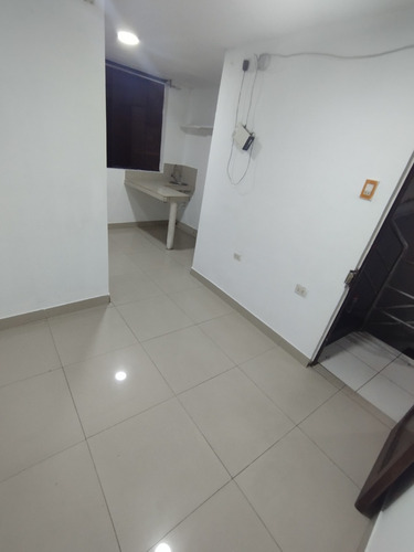 Departamento En San Borja, Mini Departamento En San Borja, Departamentos En San Borja, En Avenida Rosa Toro Cuadra 9 Cruce Con Canadá Cuadra 35, Excelente Zona Comercial Todo A La Mano