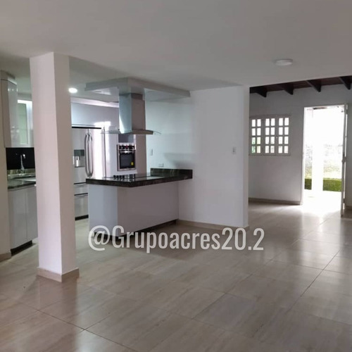 Imagen 2 de 11 de Se Vende Bello Town House En Llano Alto Carrizal. Kh