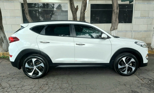 Imagen 12 de 15 de Hyundai Tucson 2018 2.0 Limited Tech At