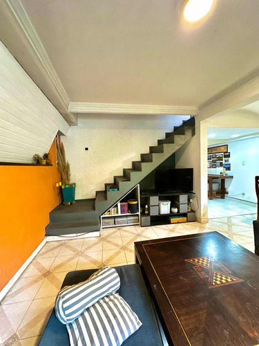 Casa De 6 Ambientes Apta A Crédito