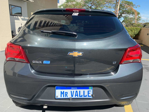 Imagem 4 de 10 de Chevrolet Onix 2018 1.0 Lt 5p