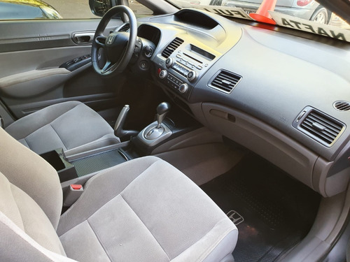 Imagen 7 de 15 de Honda Civic Lxs 1.8 2008