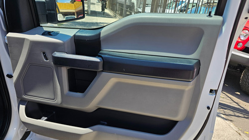 Ford Lobo 5.0l Doble Cabina Xlt V8 4x2 At