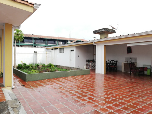 Imagen 12 de 14 de Casa En La Guayana A Pie De Calle