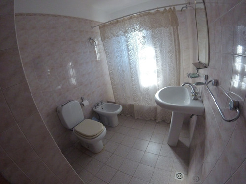 Imagen 12 de 14 de Impecable Chalet A La Venta En Barrio San Rafael