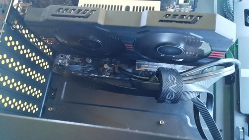 Imagen 4 de 9 de Tarjeta Video Gráfica Asus Radeon Rx 560 4gb Directx 12