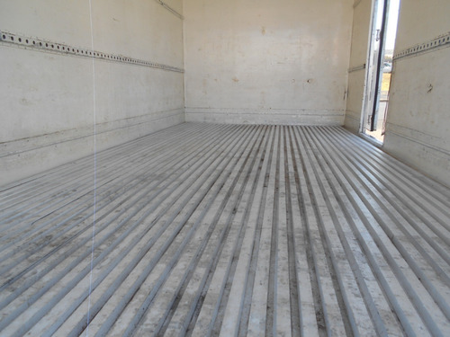 Imagem 14 de 15 de Volkswagen 8160 2017 Baú Refrigerado