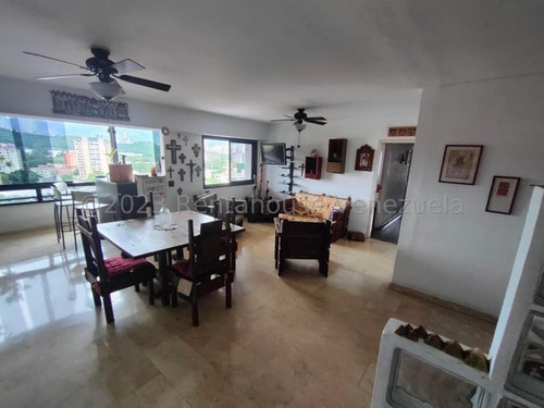 Apartamento En Venta En Los Chaguaramos. Yr242162. Apartamento 4hab 3 Baños, Maletero, Tanque De Agua; Muy Ventilado E Iluminado, Con Vista De 200 Grados Al Avila Y Panorámica De La Ciudad.