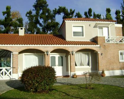 Venta De Excelente Casa En Campos De Alvarez.