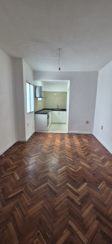 Venta De Apartamento De 2 Dormitorios Con Renta En Parque Rodó