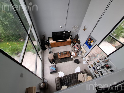 Casa - 5 Ambientes - Con Jardín Y Cochera - Villa Olivos - Alquiler