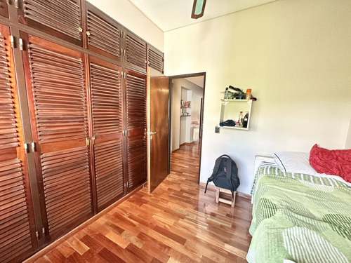 Venta De Hermosa Casa En Parque Chacabuco