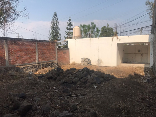 Vendo Terreno Con Local. Cesión De Derechos.