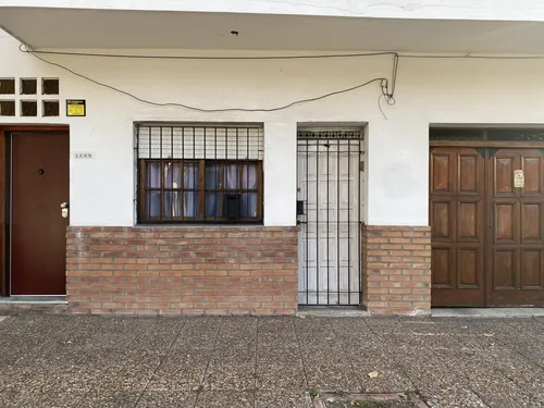 Dueño Directo Alquila Ph De 2 Ambientes Con Entrada Independiente  Quilmes Centro